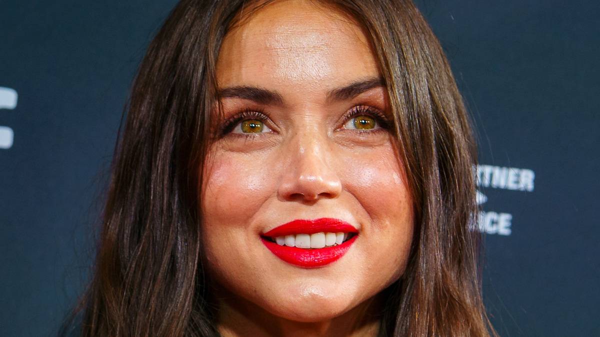 Ana de Armas portrait