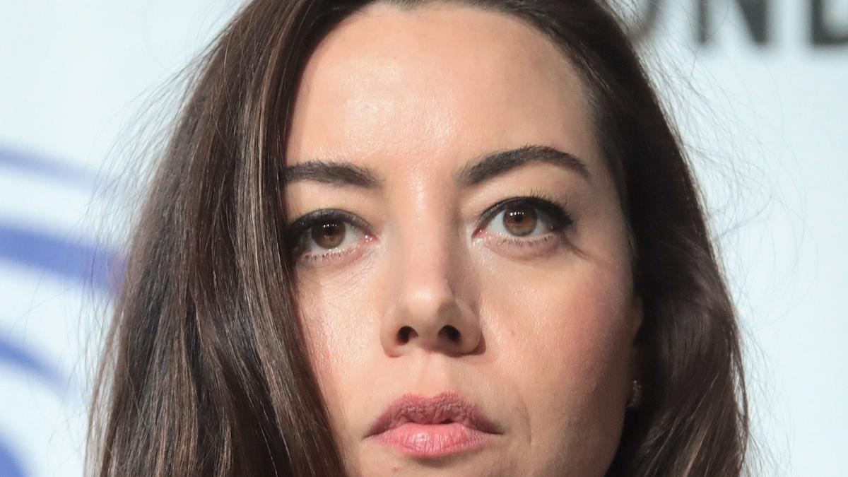 Aubrey Plaza portrait and relationship reporting