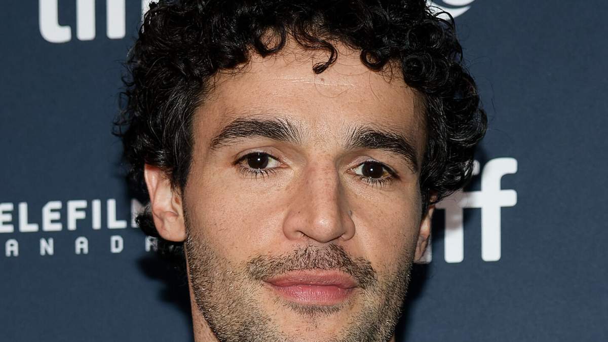 Christopher Abbott portrait and relationship reporting