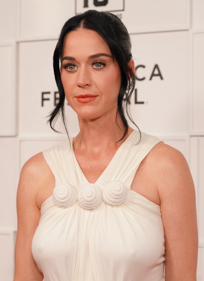 Katy Perry attending red-carpet museum celebration