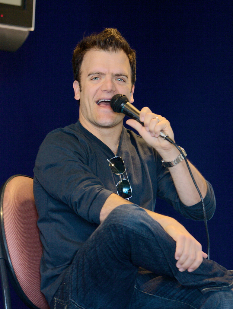 Kevin Weisman portrait