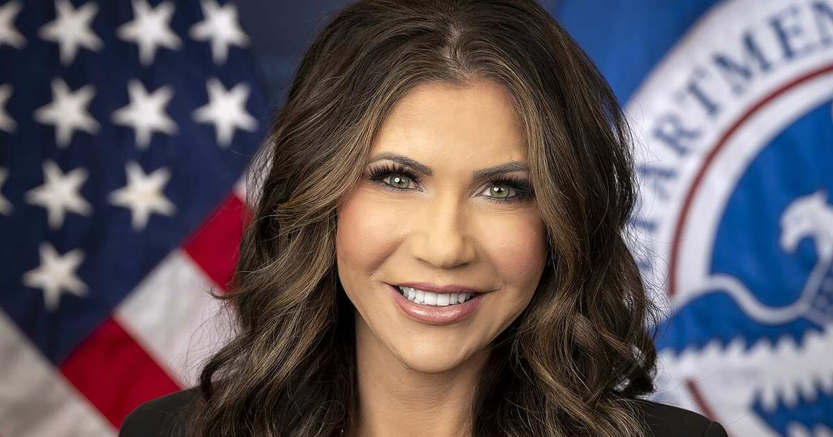 Official portrait of Kristi Noem