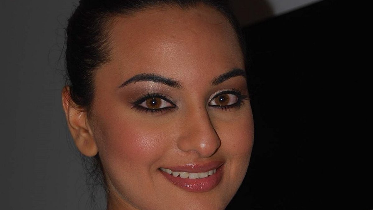 Sonakshi Sinha portrait